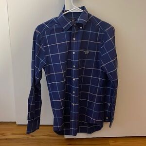 Dark blue Vineyard Vines button down, size XS. Slim fit Tucker shirt.